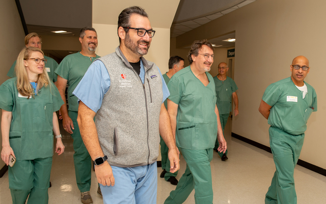 Dr. Georgakis leads team to OR
